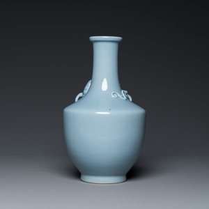 A Chinese monochrome clair-de-lune-glazed vase, Yongzheng mark, Republic — photo 3