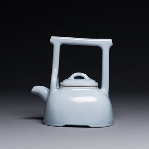 A Chinese monochrome clair-de-lune-glazed Yixing stoneware teapot and cover, Yixing seal mark, Republic — 照片 1