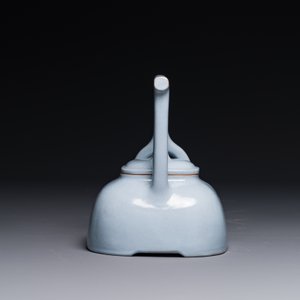 A Chinese monochrome clair-de-lune-glazed Yixing stoneware teapot and cover, Yixing seal mark, Republic — 照片 2
