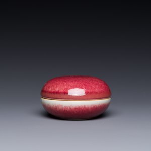 A Chinese monochrome copper-red-glazed box and cover, Kangxi mark, 20th C. — photo 3