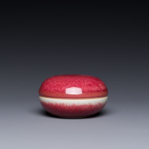 A Chinese monochrome copper-red-glazed box and cover, Kangxi mark, 20th C. — photo 4
