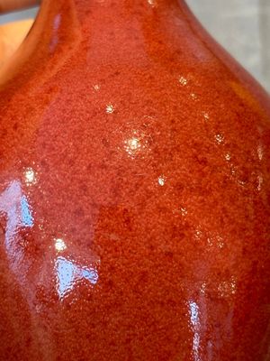 A Chinese monochrome copper-red-glazed vase, Xuande mark, 18/19th C. — 照片 7