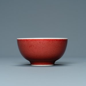 A Chinese monochrome copper-red-glazed wine cup, Yongzheng mark, 19/20th C. — 照片 5