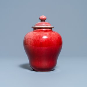 A Chinese monochrome copper red vase and cover, Qianlong/Jiaqing — photo 4