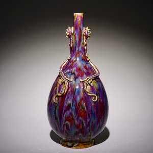 A Chinese monochrome flambe-glazed bottle vase with dragon handles, 19th C. — photo 3