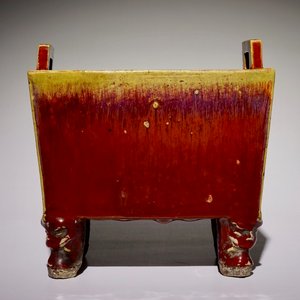 A Chinese monochrome flambe-glazed fang ding, 19th C. — 照片 1