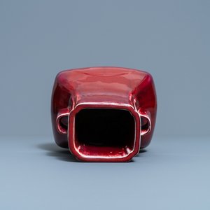 A Chinese monochrome flambé-glazed 'fanghu' vase, Qing — 照片 5