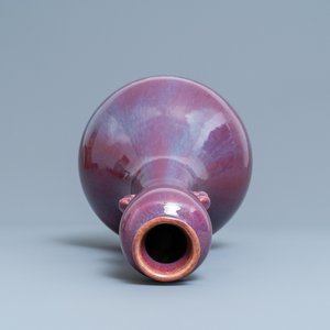 A Chinese monochrome flambé-glazed garlic head vase, 19th C. — 照片 5