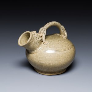 A Chinese monochrome-glazed Yaozhou kiln ewer, Tang or later — 照片 1