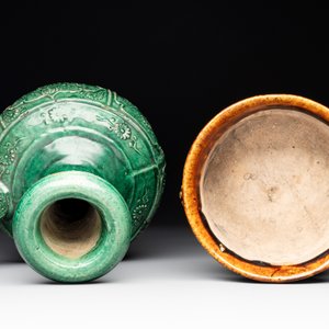 A Chinese monochrome green-glazed kendi and a brown-glazed censer, Qing — 照片 6