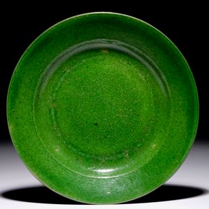 A Chinese monochrome green plate, Kangxi — photo 1