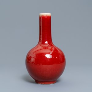 A Chinese monochrome langyao bottle vase, 18/19th C. — 照片 3