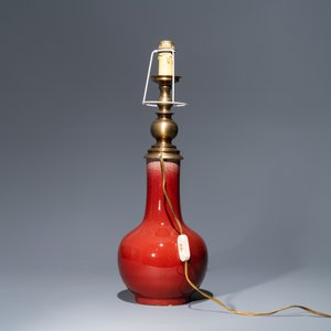 A Chinese monochrome langyao-glazed bottle vase transformed into a lamp, 19th C. — 照片 3