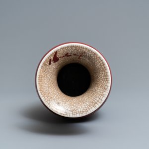 A Chinese monochrome langyao vase, 19th C. — photo 5