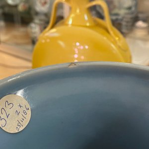 A Chinese monochrome lavender-blue vase, Qianlong mark, Republic — 照片 8