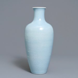 A Chinese monochrome lavender-blue vase with underglaze design, Yongzheng mark, 19/20th C. — photo 4