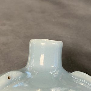A Chinese monochrome lavender-blue vase, Yongzheng mark, Republic — 照片 12