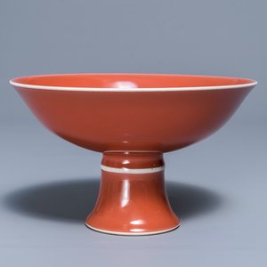 A Chinese monochrome liver-red stem cup, Yongzheng mark, 19/20th C. — 照片 1