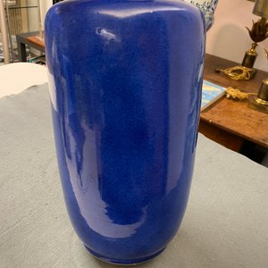 A Chinese monochrome powder blue rouleau vase, Kangxi — photo 14