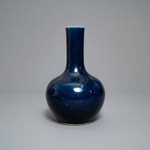 A Chinese monochrome 'sacrifical blue' bottle vase, Qianlong mark and of the period — photo 2