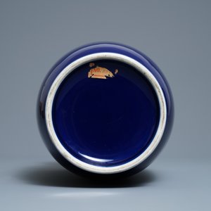A Chinese monochrome 'sacrifical blue' vase, 19th C. — photo 6