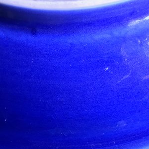 A Chinese monochrome sacrificial blue anhua 'dragon' dish, Wanli mark, 18/19th C. — 照片 6