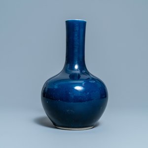 A Chinese monochrome 'sacrificial blue'-glazed bottle vase, Qianlong mark and of the period — photo 4