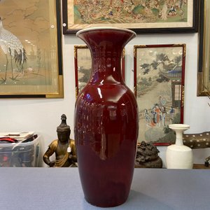 A Chinese monochrome sang de boeuf bottle vase, 19/20th C. — 照片 10
