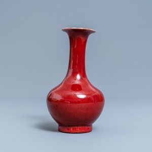 A Chinese monochrome sang de boeuf-glazed bottle vase, 19th C. — 照片 4