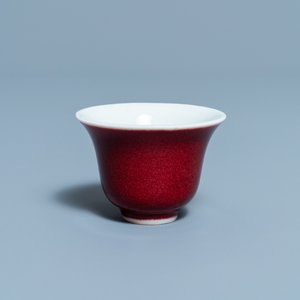 A Chinese monochrome sang de boeuf-glazed wine cup, 19/20th C. — photo 1