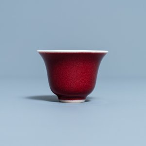 A Chinese monochrome sang de boeuf-glazed wine cup, 19/20th C. — photo 5