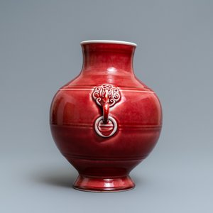 A Chinese monochrome sang-de-boeuf 'hu' vase, Qianlong mark, 19/20th C. — photo 3