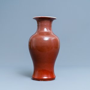 A Chinese monochrome sang de boeuf vase, 19th C. — photo 4
