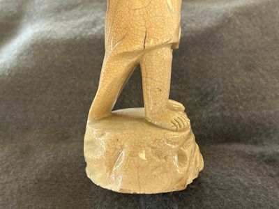 A Chinese monochrome soft paste sculpture of Adam, Kangxi — 照片 7