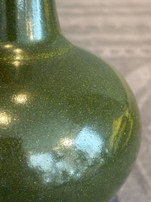 A Chinese monochrome teadust-glazed bottle vase, Qianlong mark and of the period — photo 6