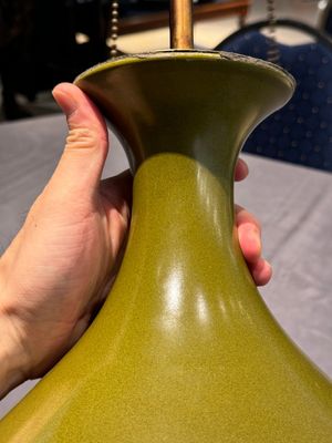 A Chinese monochrome teadust-glazed vase mounted as a lamp, 18/19th C. — photo 19