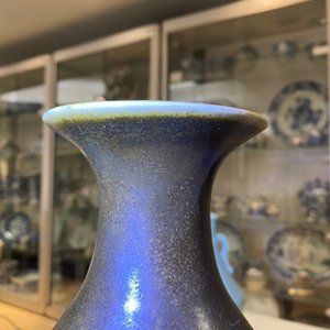 A Chinese monochrome teadust-glazed 'yuhuchunping' vase, Guangxu mark and of the period — 照片 8