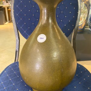 A Chinese monochrome teadust-glazed 'yuhuchunping' vase, Guangxu mark and of the period — 照片 10