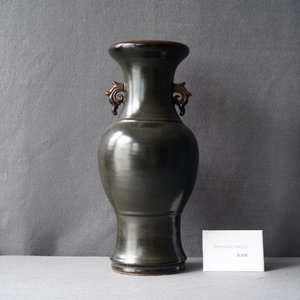 A Chinese monochrome teadust vase, Yongzheng mark, 19th C. — photo 13