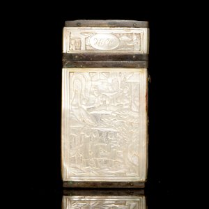 A Chinese mother of pearl cigarette box with relief design, 19th C. — photo 2