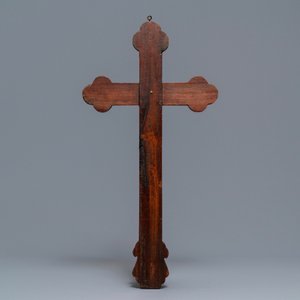 A Chinese mother-of-pearl-inlaid wooden apostle cross, prob. Macau, 18/19th C. — photo 2