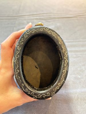 A Chinese mother-of-pearl-inlaid zitan bitong with chilong design, 18th C. — photo 5