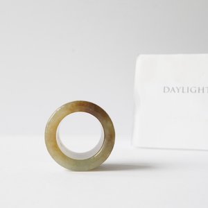 A Chinese mottled celadon jade archer's ring, Ming — photo 12