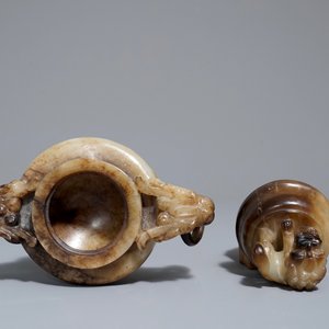 A Chinese mottled jade tripod incense burner and cover, 19/20th C. — photo 6