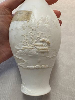 A Chinese 'mountainous landscape' biscuit vase, Wang Bing Rong 王炳荣 mark, Republic — photo 11