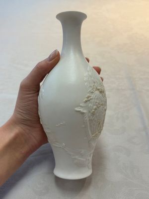 A Chinese 'mountainous landscape' biscuit vase, Wang Bing Rong 王炳荣 mark, Republic — photo 4
