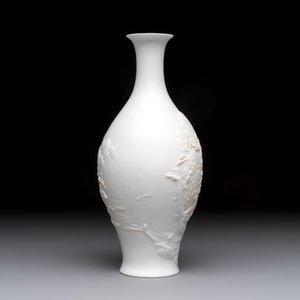 A Chinese 'mountainous landscape' biscuit vase, Wang Bing Rong 王炳荣 mark, Republic — photo 4