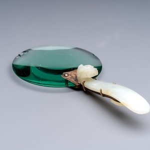 A Chinese mounted magnifying glass with a jade handle and a sterling silver letter opener with a jade handle, 19th C. — 照片 2