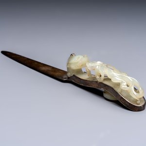 A Chinese mounted magnifying glass with a jade handle and a sterling silver letter opener with a jade handle, 19th C. — 照片 3
