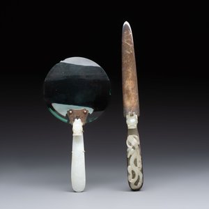 A Chinese mounted magnifying glass with a jade handle and a sterling silver letter opener with a jade handle, 19th C. — 照片 5